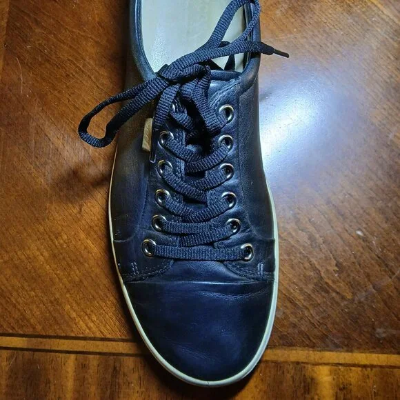 ECCO Soft Black Leather Sneakers Size EU39/US 8 EUC - Picture 4 of 16